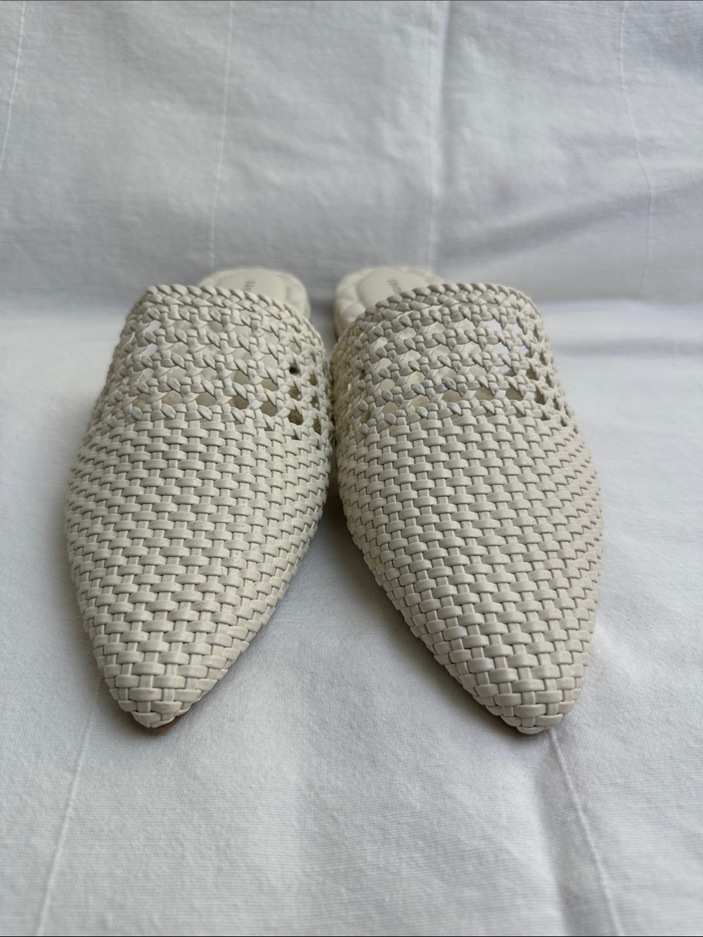 Birdies Woven Pointed-Toe flats in Off-White